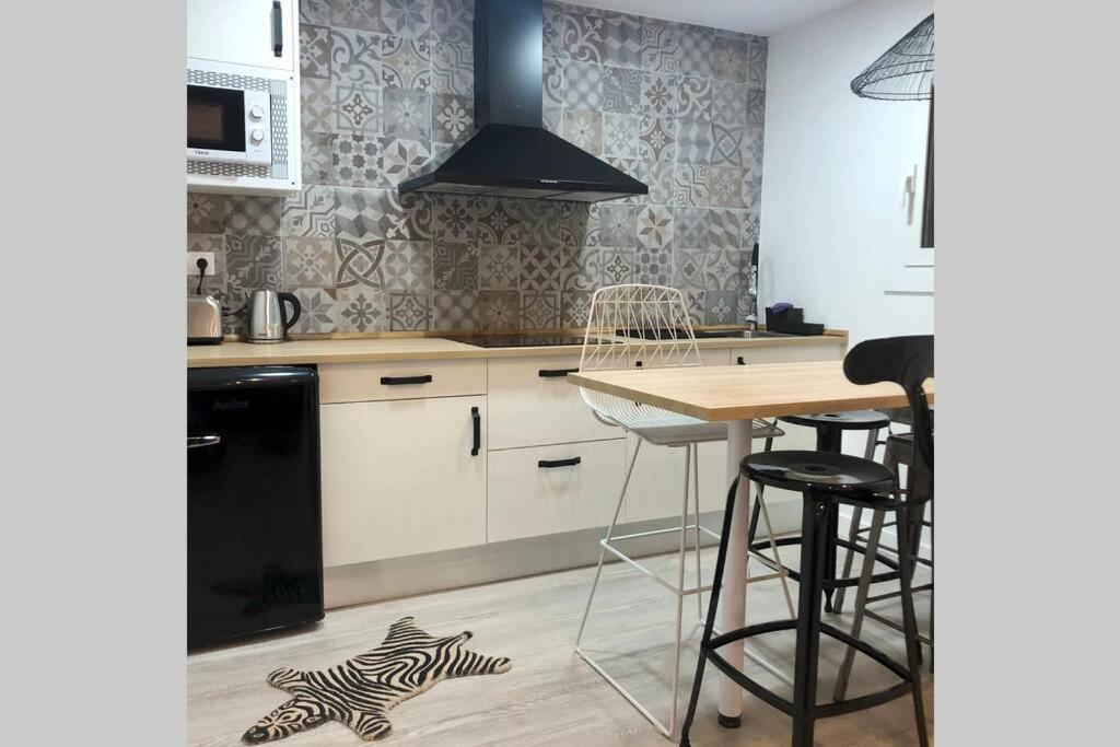 M5 Cool Terrace. Metro 1 Min. Center 15' By Metro Apartman Esplugues de Llobregat Kültér fotó